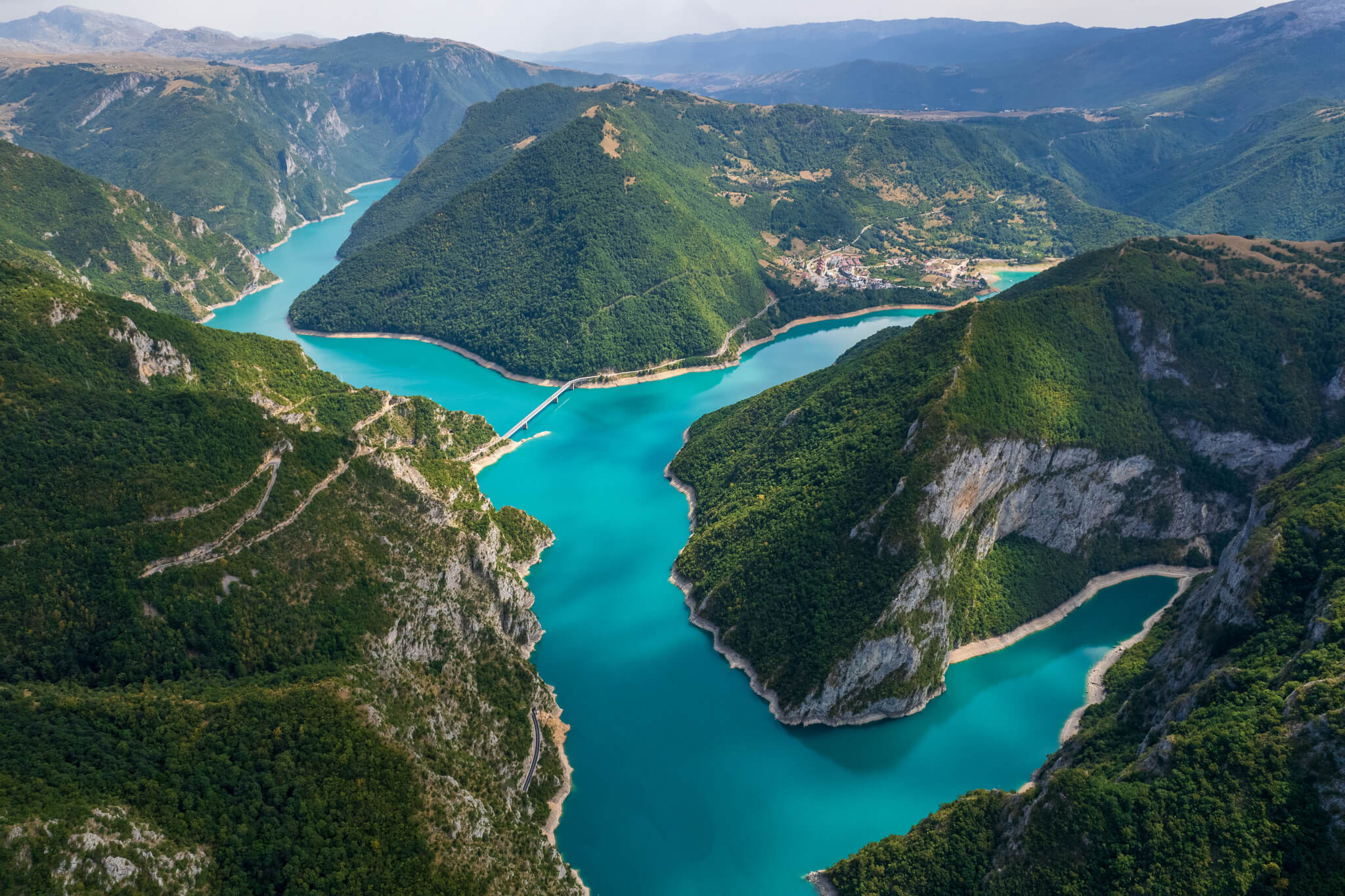 Uhvati čist talas - Pivsko jezero, Crna Gora